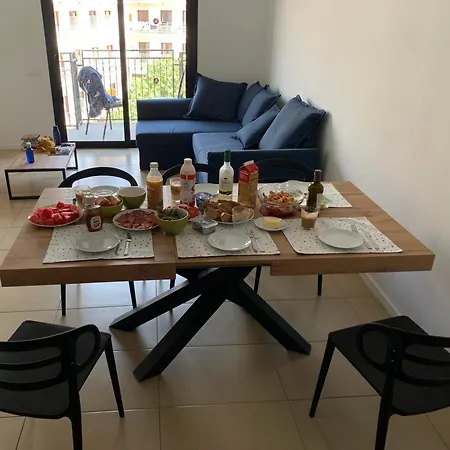 Ukulele Trimar With Swimming Pool & Parking