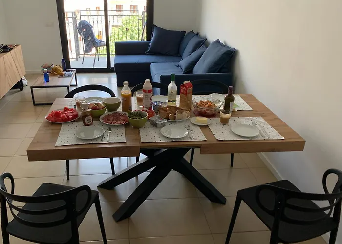 Ukulele Trimar With Swimming Pool & Parking