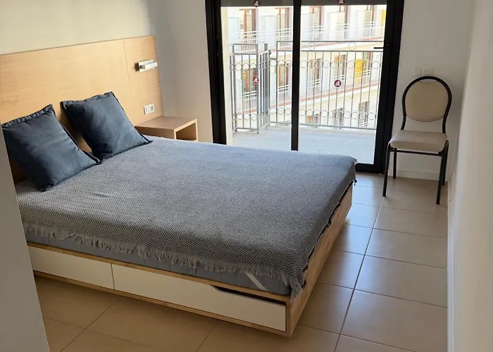 Ukulele Trimar With Swimming Pool & Parking