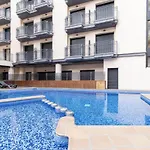 Ukulele Trimar With Swimming Pool & Parking Apartman